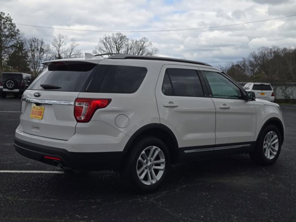 2016 Ford Explorer  photo