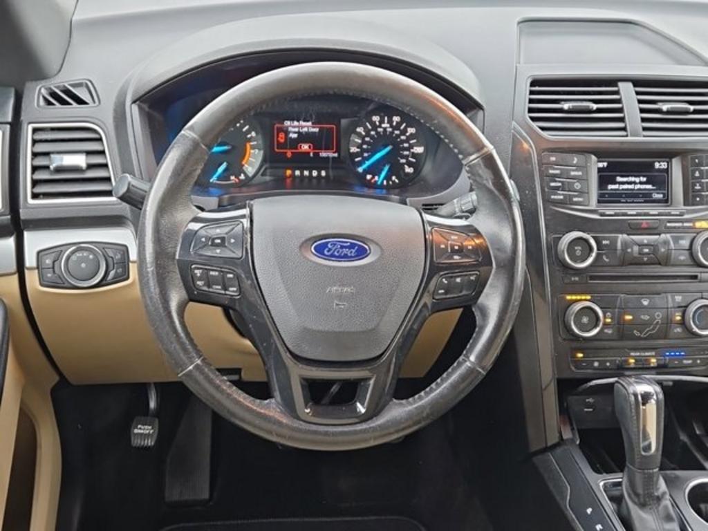 2016 Ford Explorer  photo