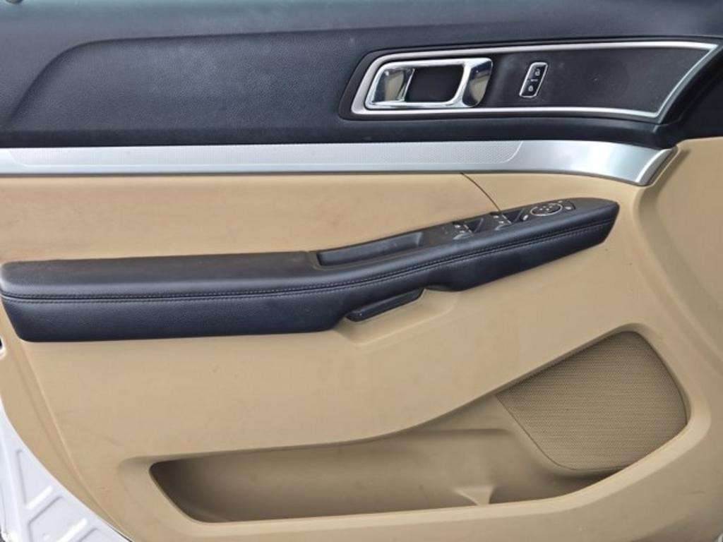 2016 Ford Explorer  photo