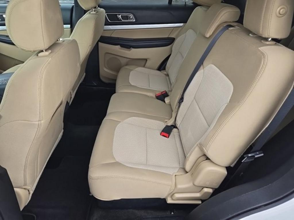 2016 Ford Explorer  photo
