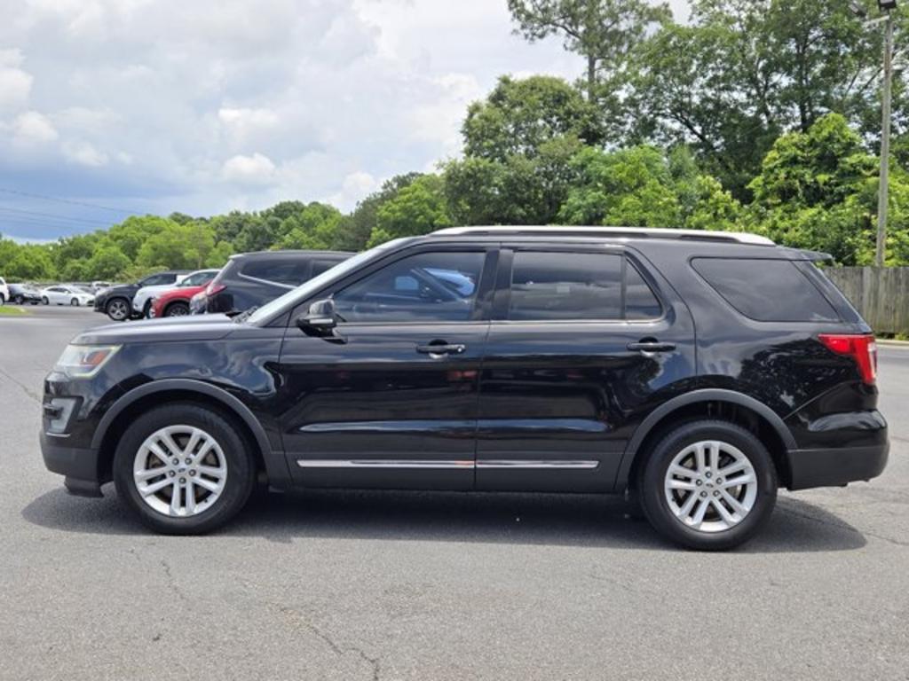 2017 Ford Explorer - $11,995