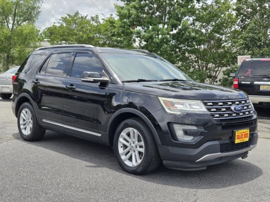 2017 Ford Explorer - $11,995