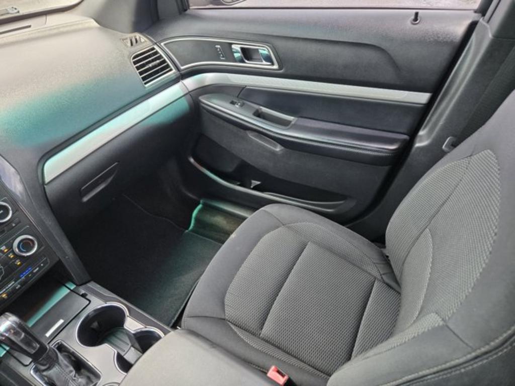 2017 Ford Explorer - $11,995