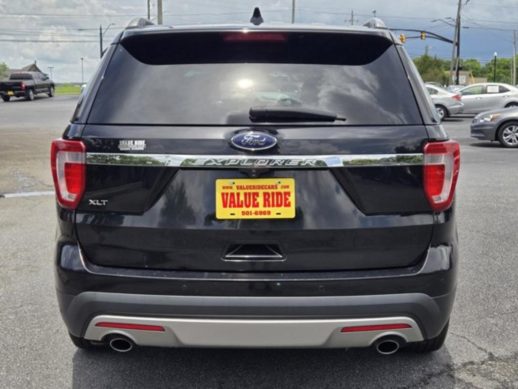 2017 Ford Explorer - $11,995