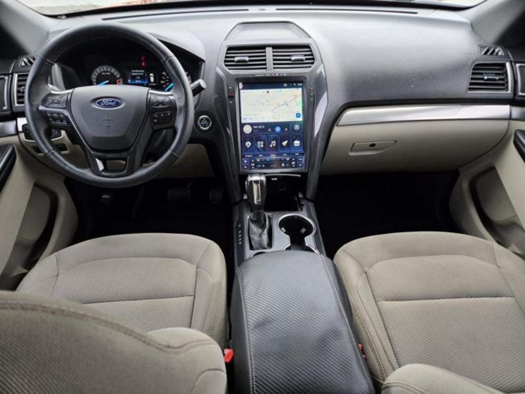 2018 Ford Explorer - $16,995