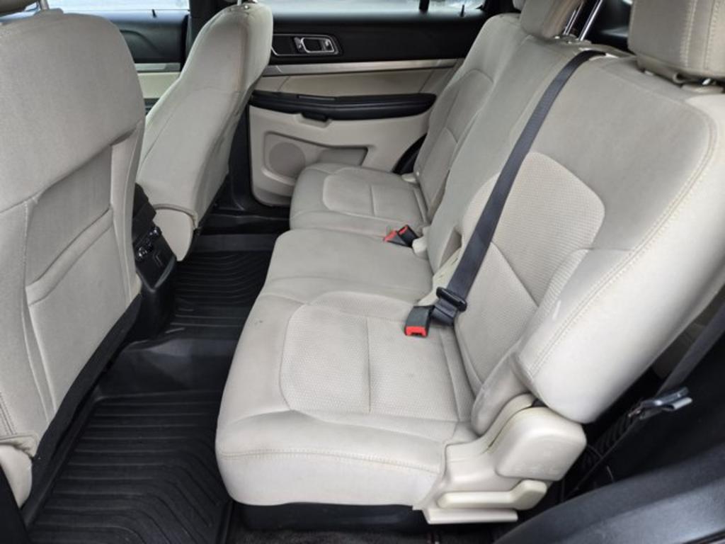 2018 Ford Explorer - $16,995
