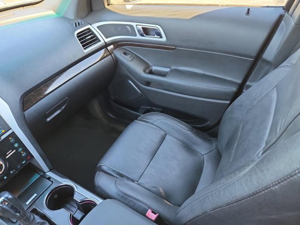 2015 Ford Explorer - $11,995
