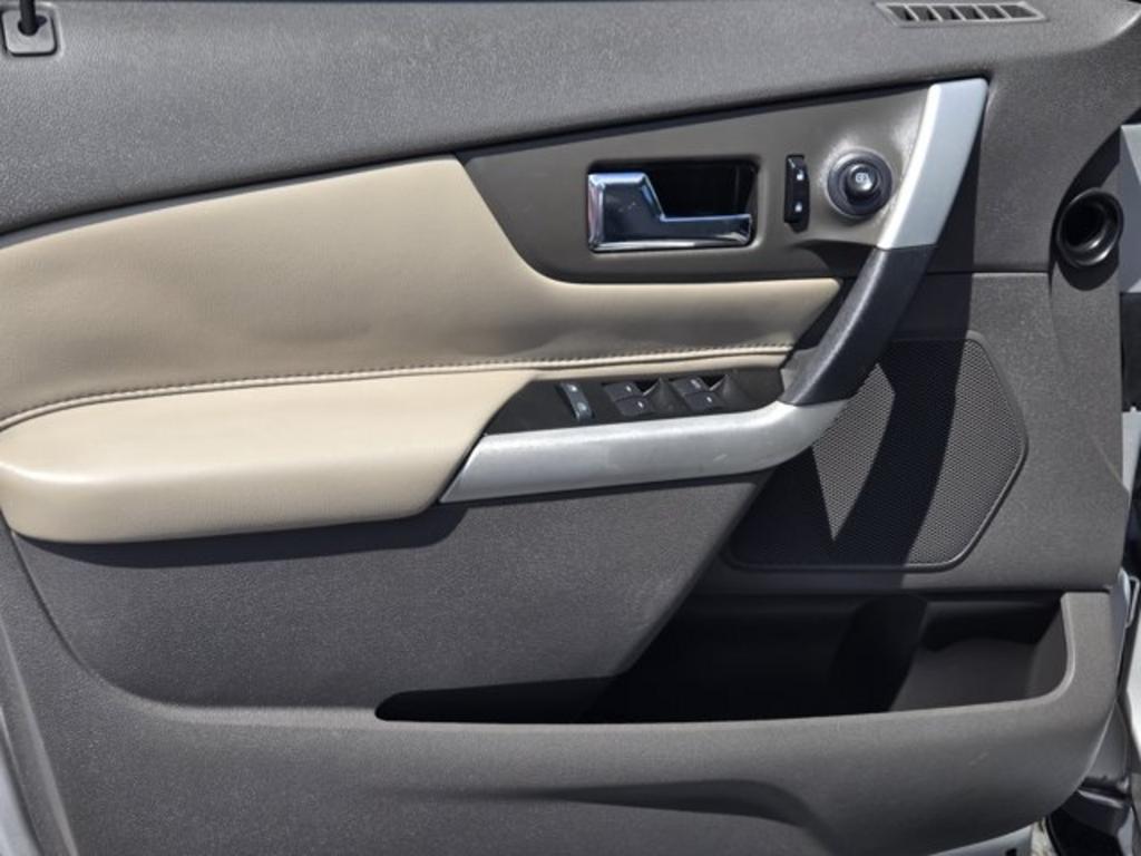 2013 Ford Edge - $10,995