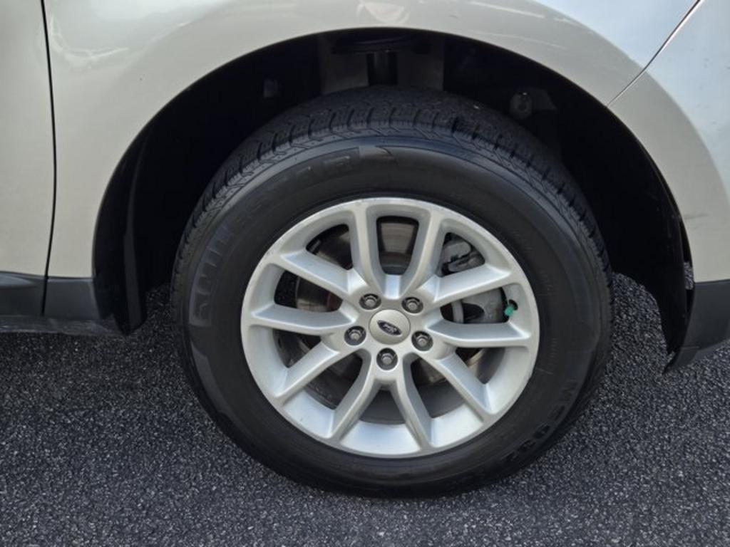 2013 Ford Edge - $10,995