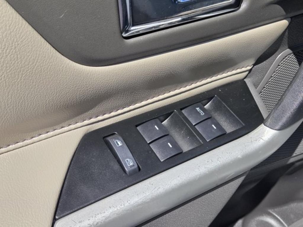 2013 Ford Edge - $10,995