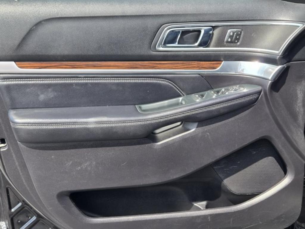 2018 Ford Explorer - $14,995