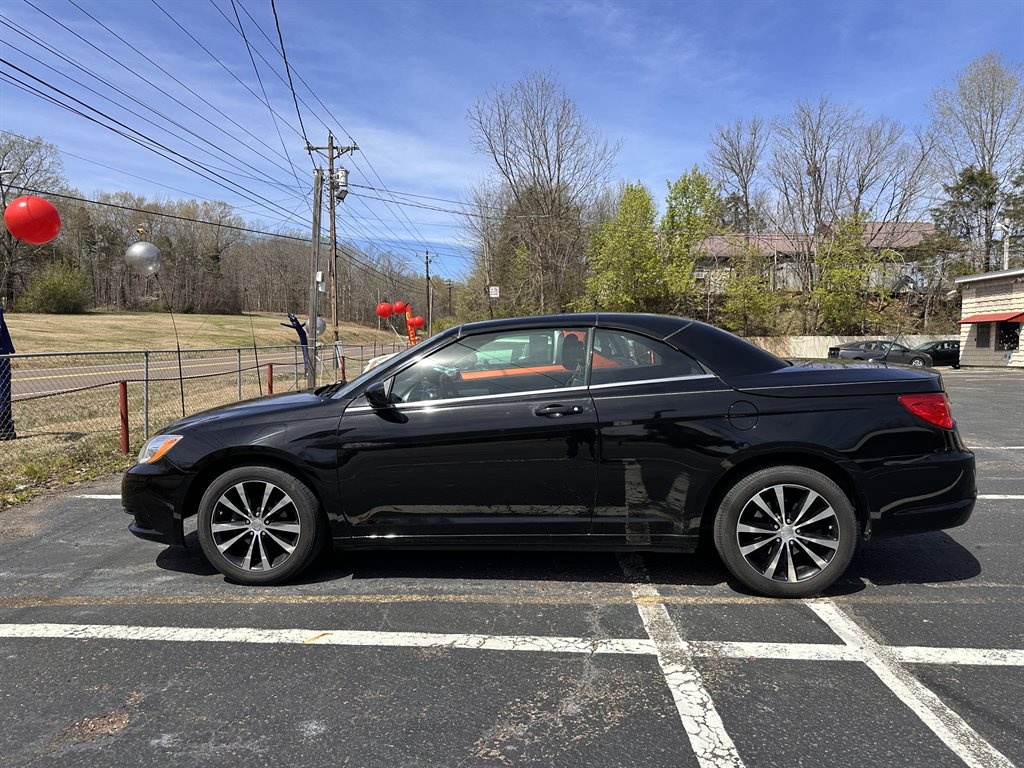 2012 Chrysler Legend S photo