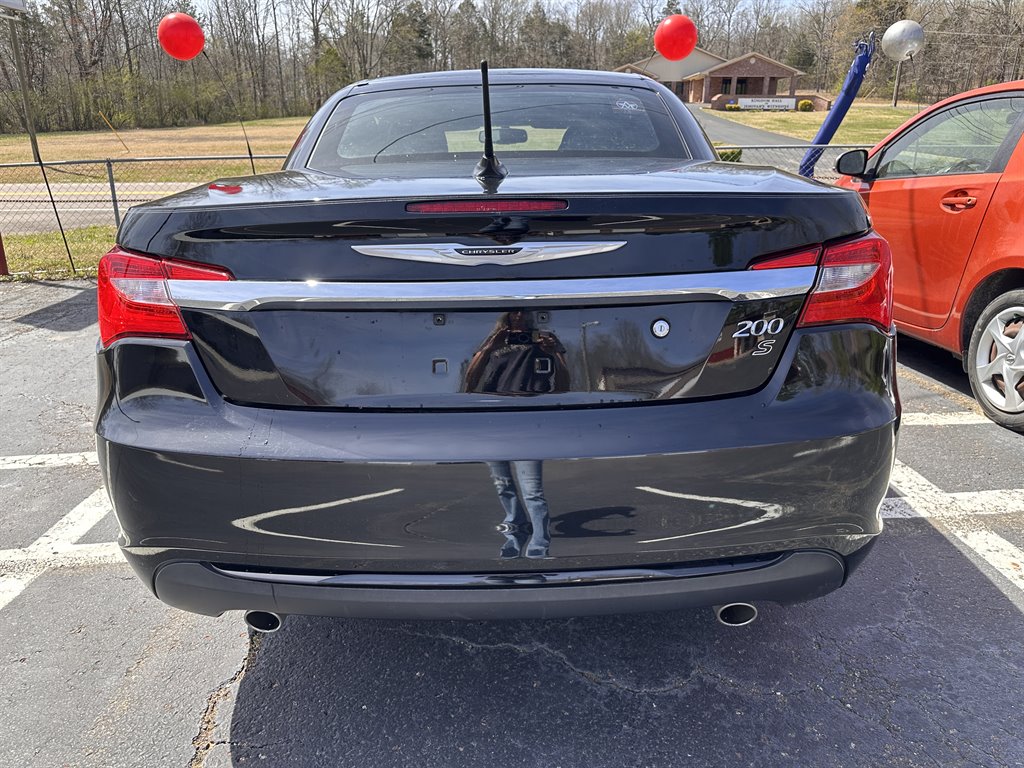2012 Chrysler Legend S photo