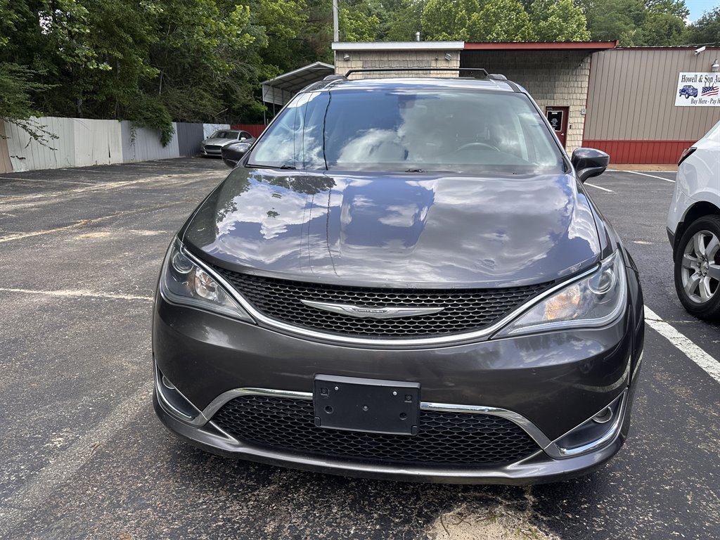 2017 Chrysler Pacifica - $13,500
