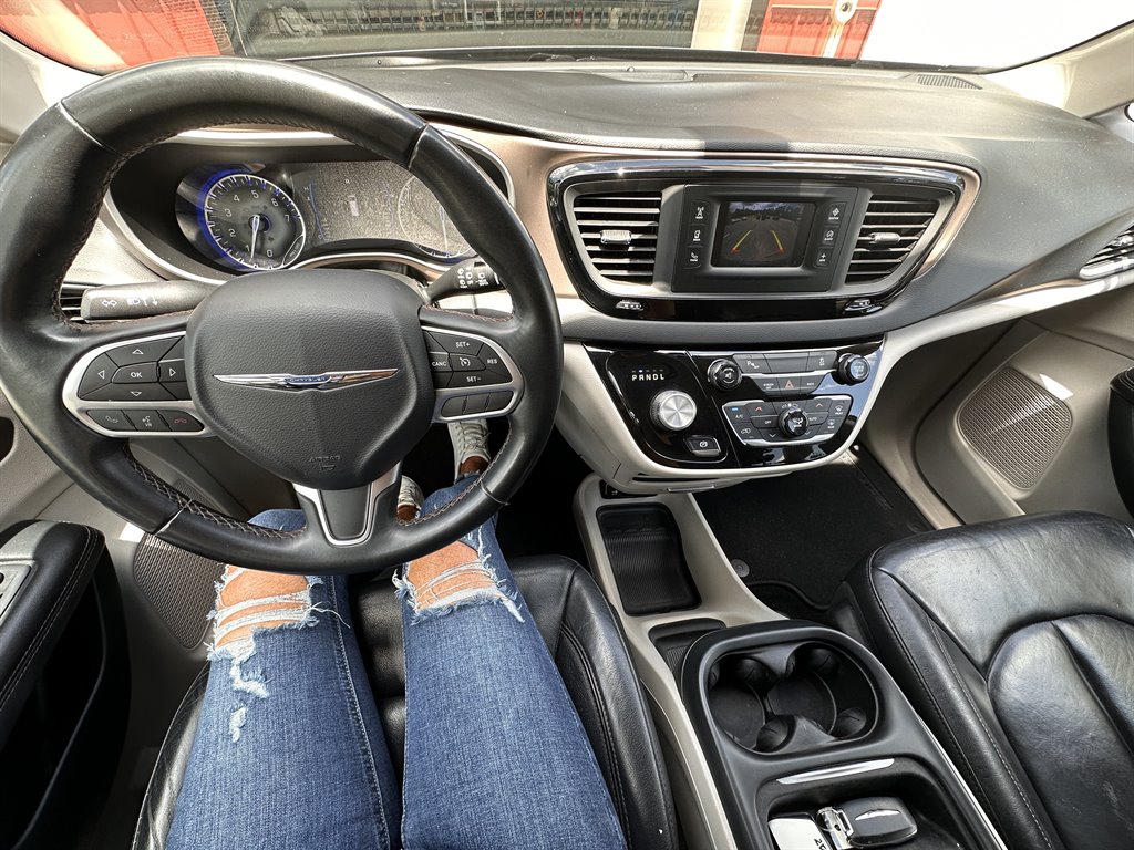 2017 Chrysler Pacifica - $13,500