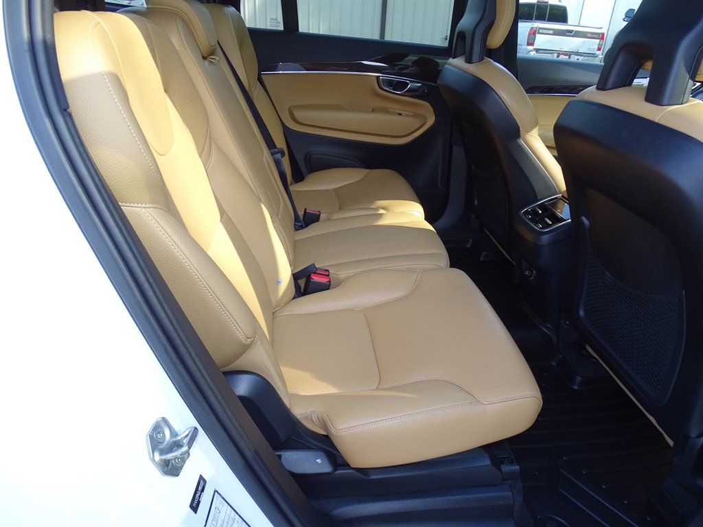 2018 Volvo XC90 T6 - Momentum photo