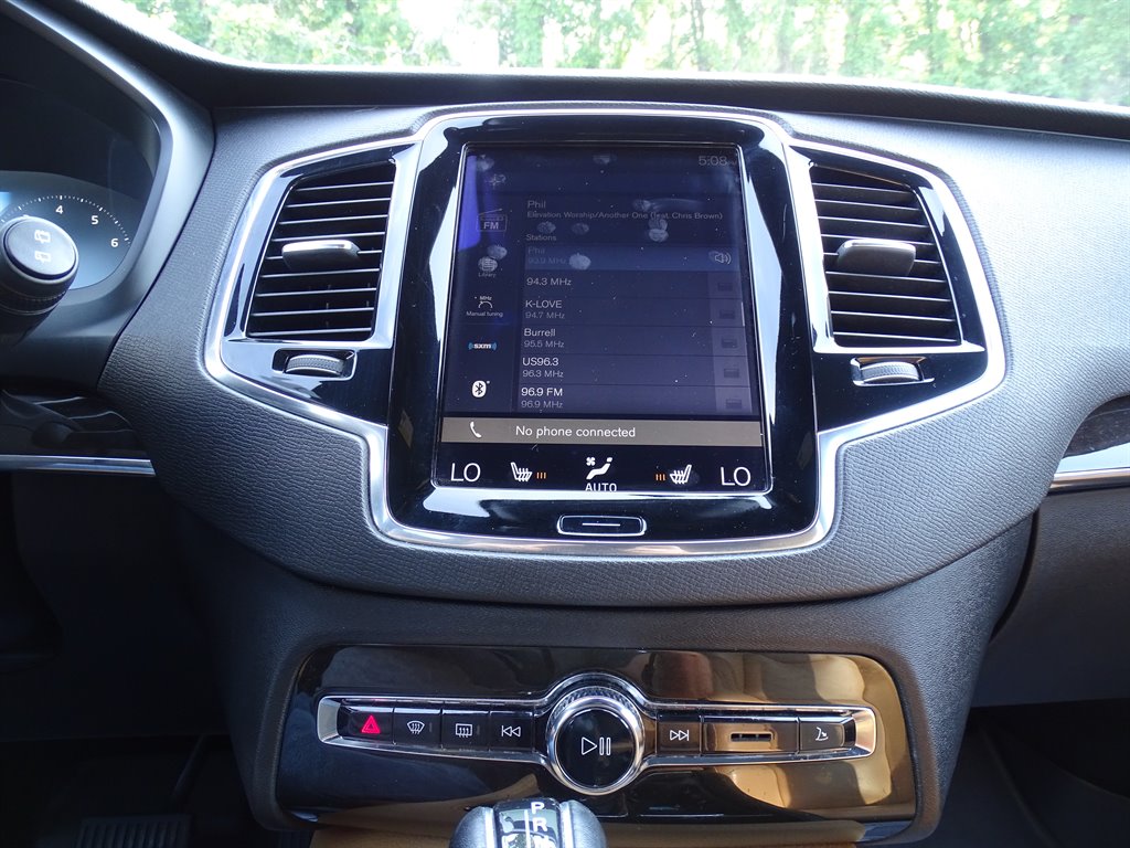 2018 Volvo XC90 T6 - Momentum photo