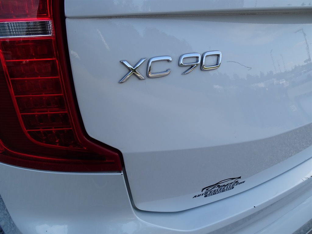 2018 Volvo XC90 T6 - Momentum photo