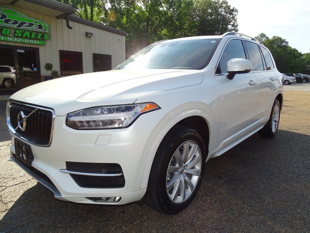 2018 Volvo XC90 T6 - Momentum photo