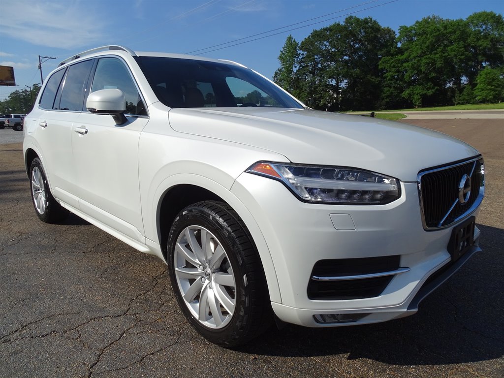 2018 Volvo XC90 T6 - Momentum photo