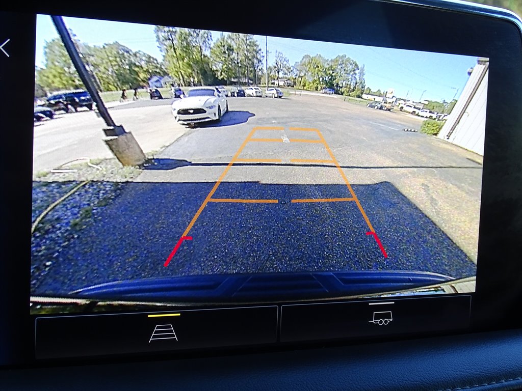 2022 Chevrolet Suburban 1500 LT photo