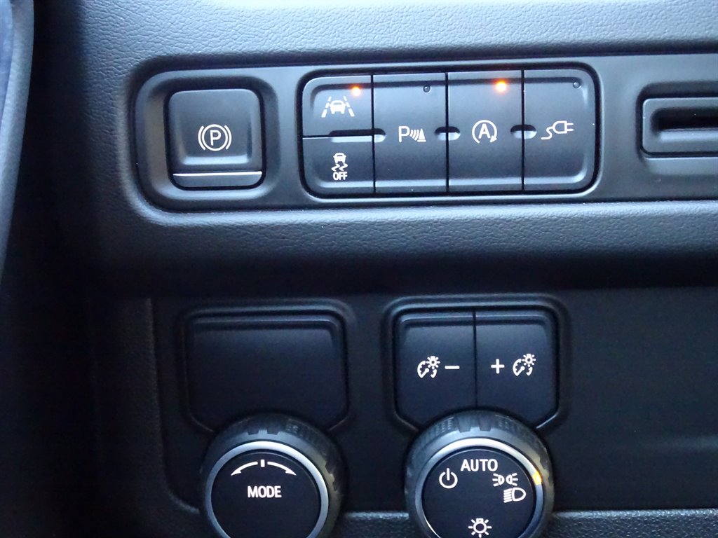 2022 Chevrolet Suburban 1500 LT photo