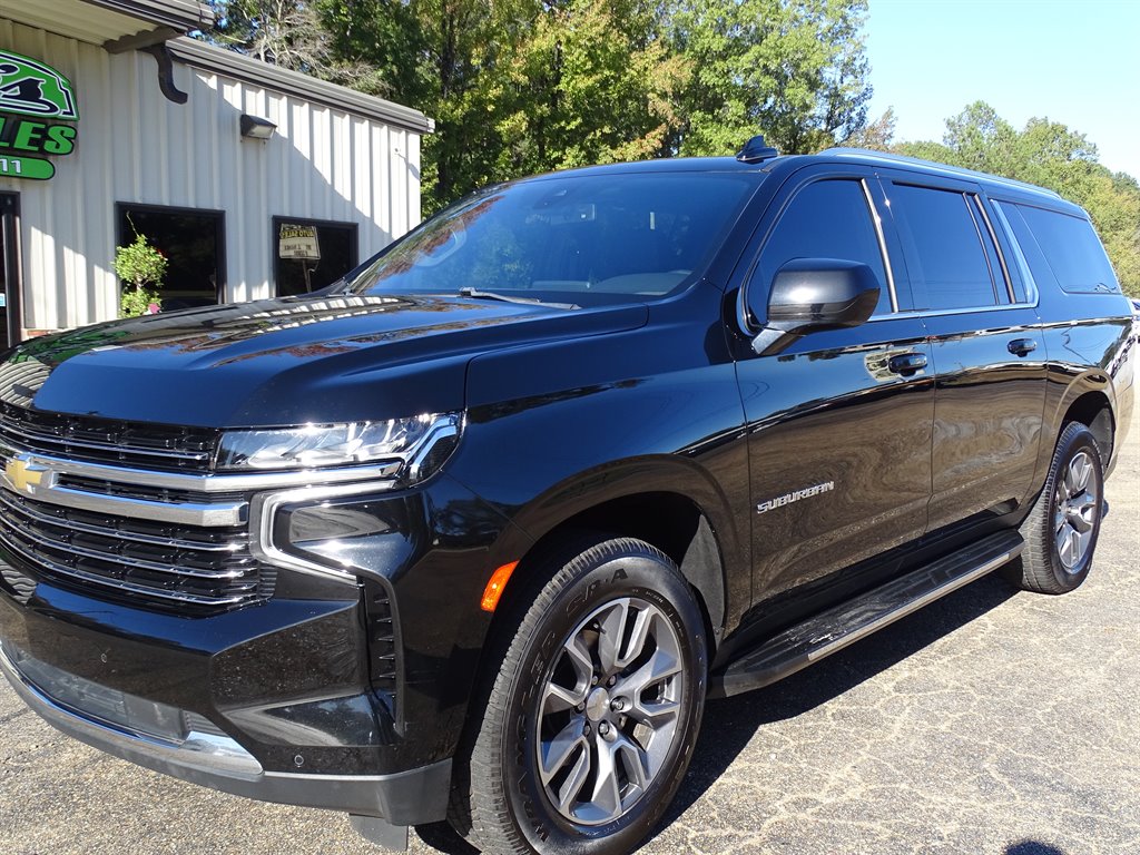 2022 Chevrolet Suburban 1500 LT photo