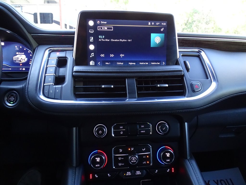 2022 Chevrolet Suburban 1500 LT photo