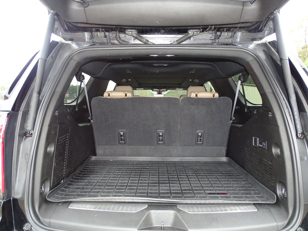 2021 Chevrolet Suburban 1500 Premier photo