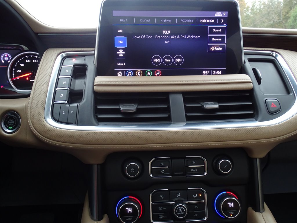 2021 Chevrolet Suburban 1500 Premier photo