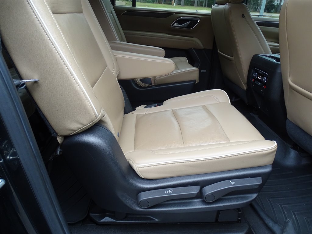 2021 Chevrolet Suburban 1500 Premier photo