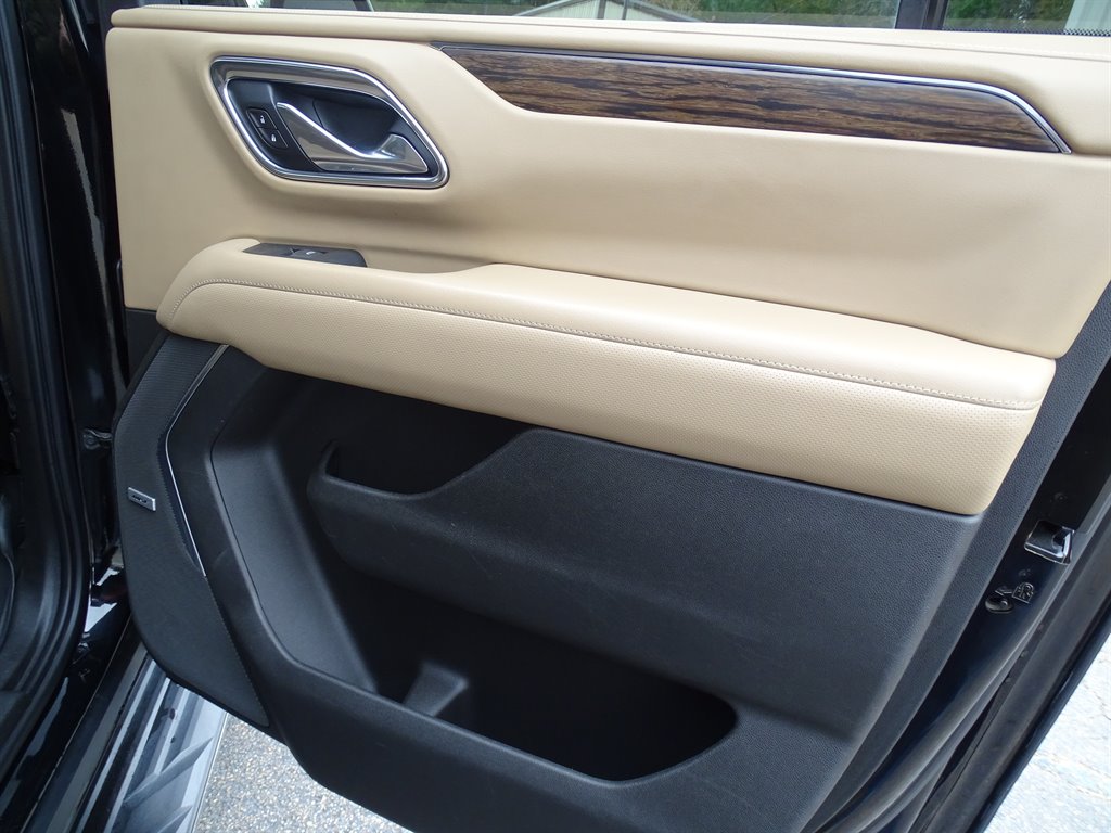 2021 Chevrolet Suburban 1500 Premier photo