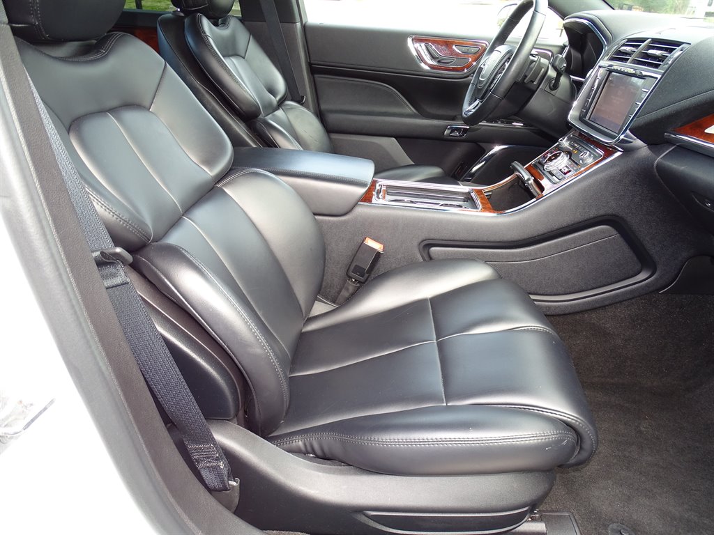 2020 Lincoln Continental photo