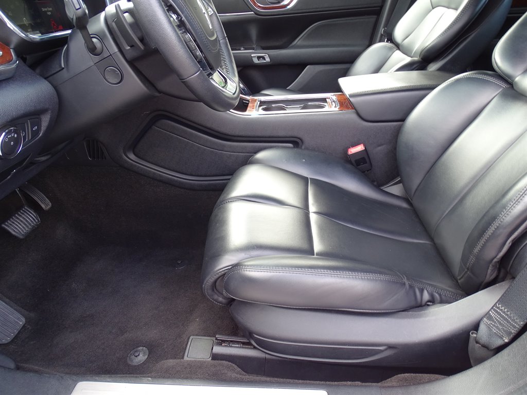 2020 Lincoln Continental photo