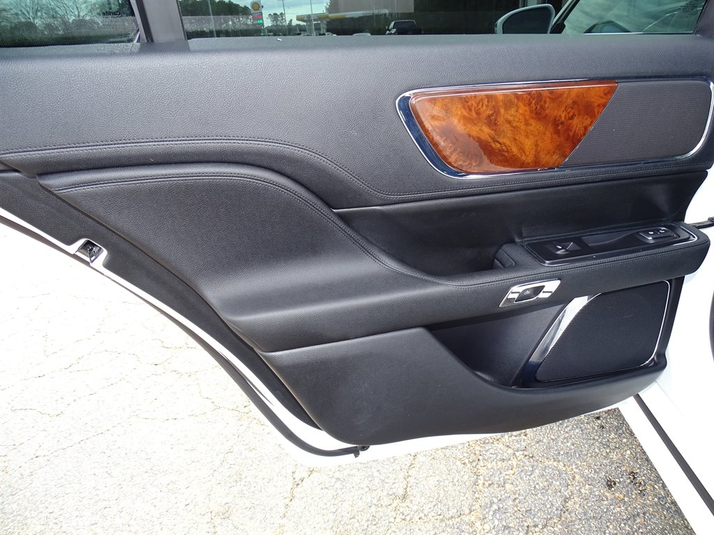 2020 Lincoln Continental photo
