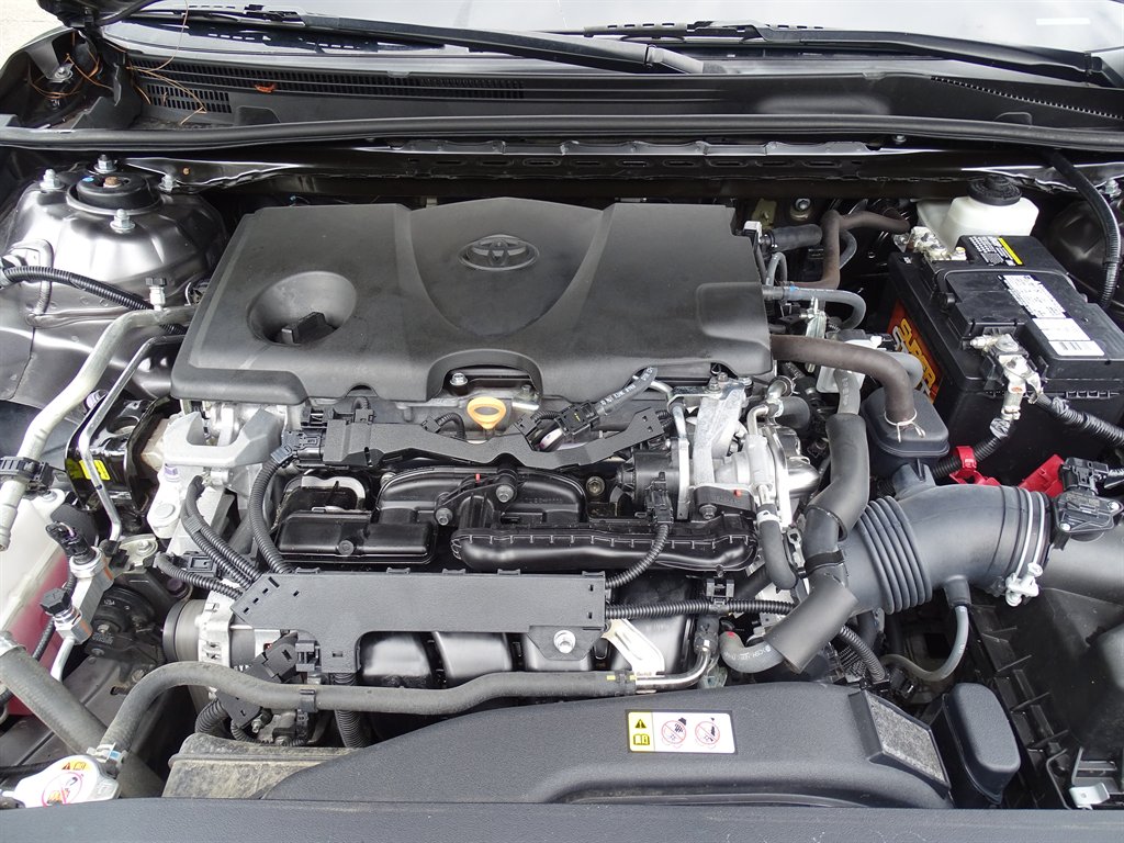 2020 Toyota Camry SE photo