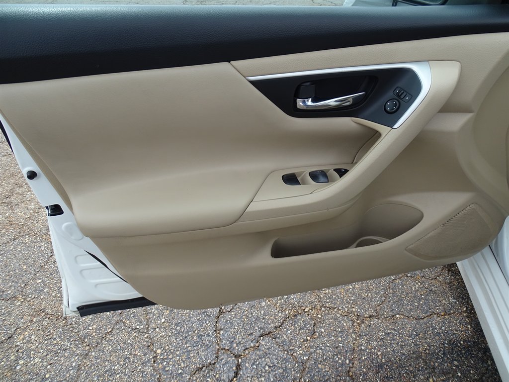 2016 Nissan Altima S photo