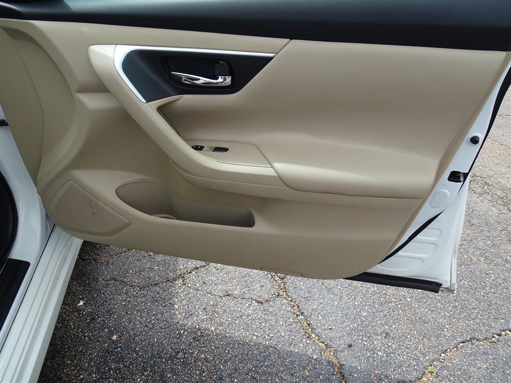 2016 Nissan Altima S photo