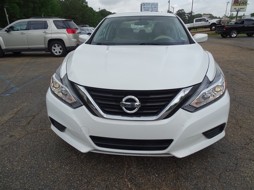 2016 Nissan Altima S photo