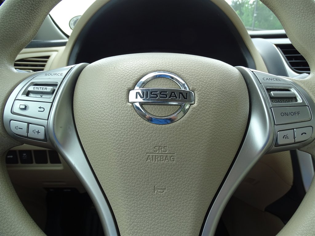 2016 Nissan Altima S photo
