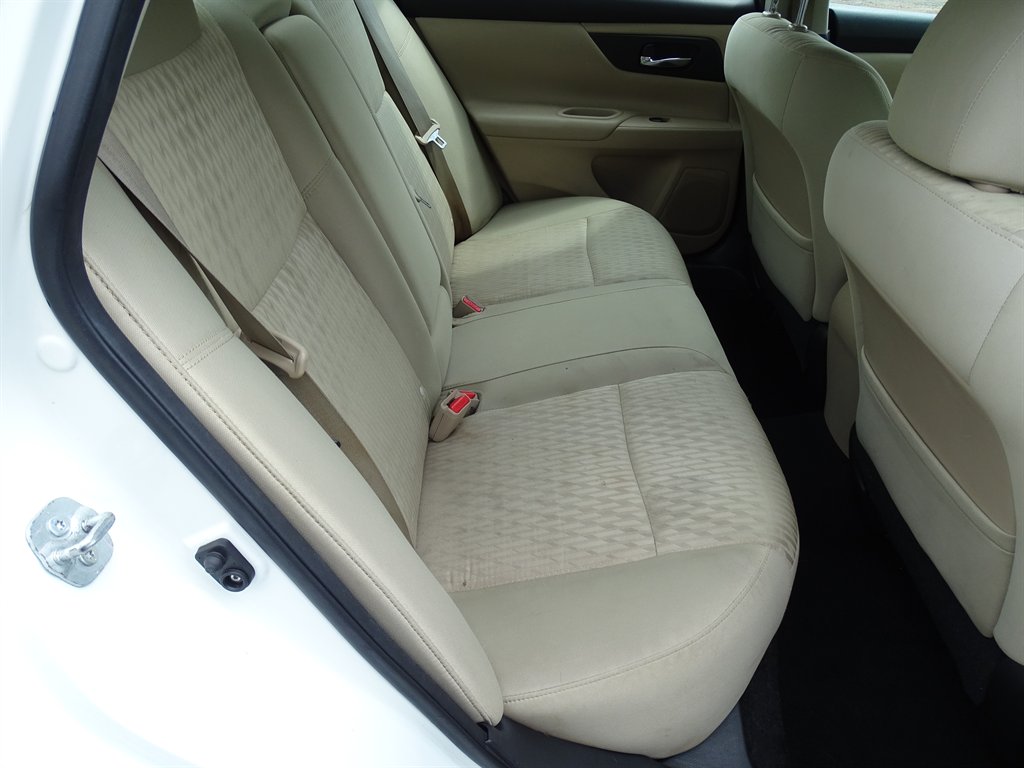 2016 Nissan Altima S photo