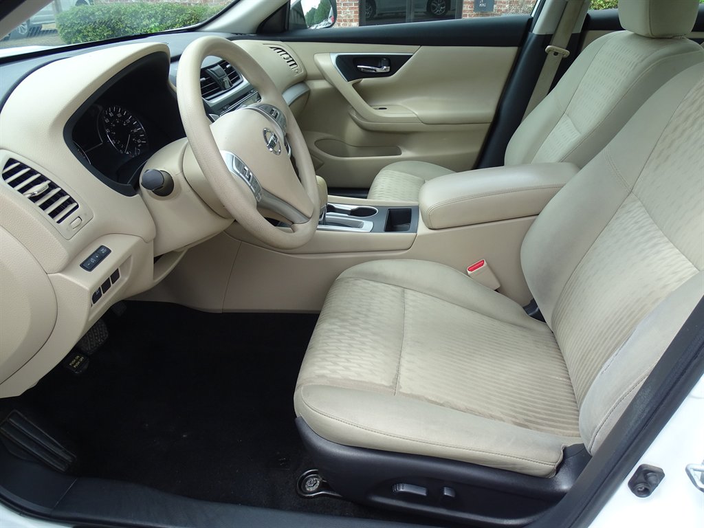 2016 Nissan Altima S photo
