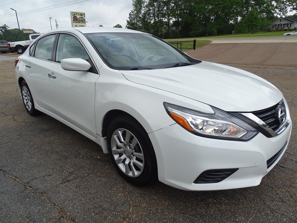 2016 Nissan Altima S photo