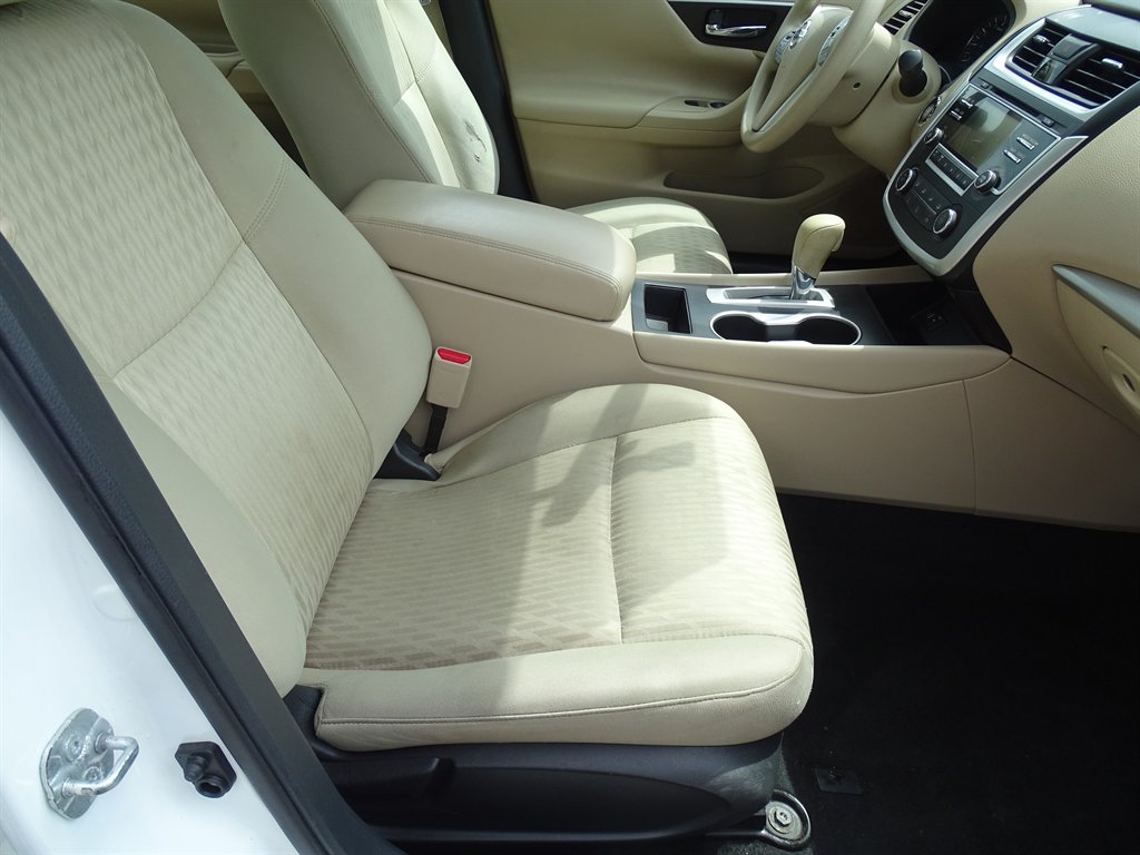 2016 Nissan Altima S photo
