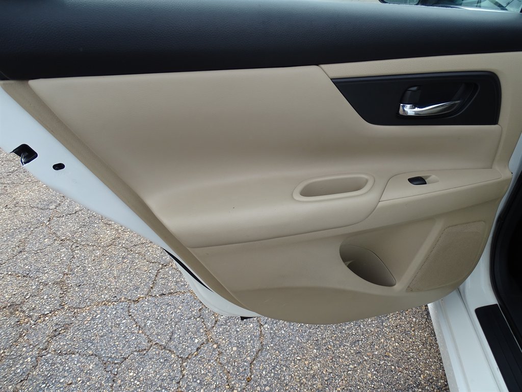 2016 Nissan Altima S photo