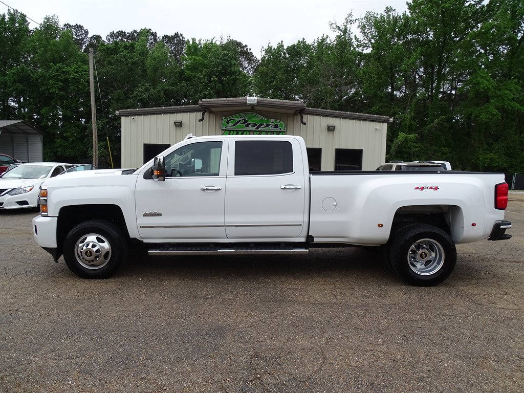 2019 Chevrolet Silverado 3500 High Country photo