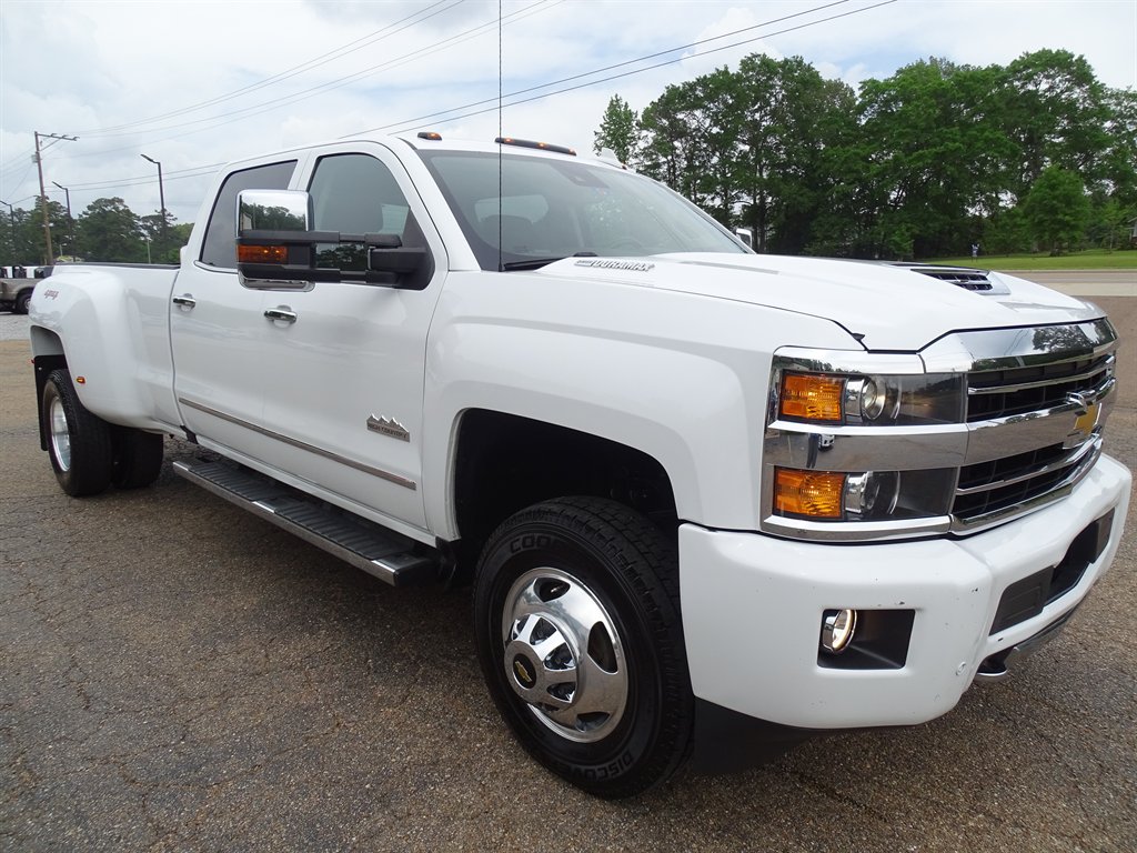 2019 Chevrolet Silverado 3500 High Country photo