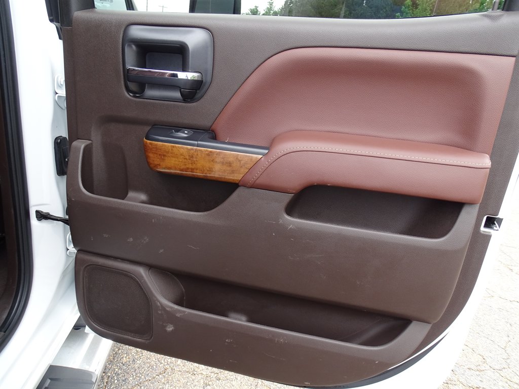 2019 Chevrolet Silverado 3500 High Country photo