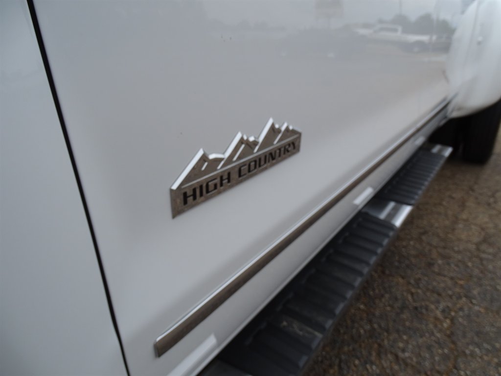 2019 Chevrolet Silverado 3500 High Country photo