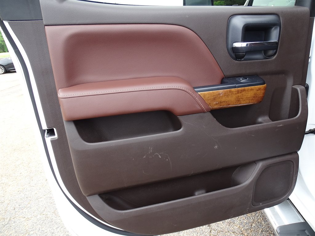 2019 Chevrolet Silverado 3500 High Country photo
